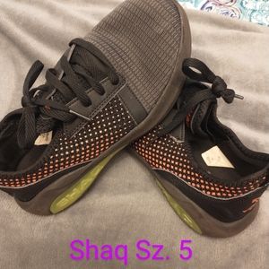 Shaq tennis shoes